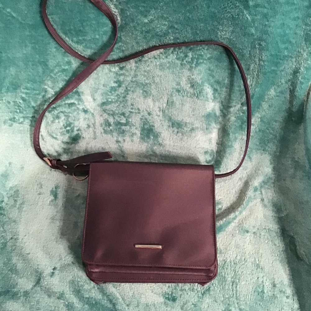 💚 3/$25 Simply Basic navy blue small purse